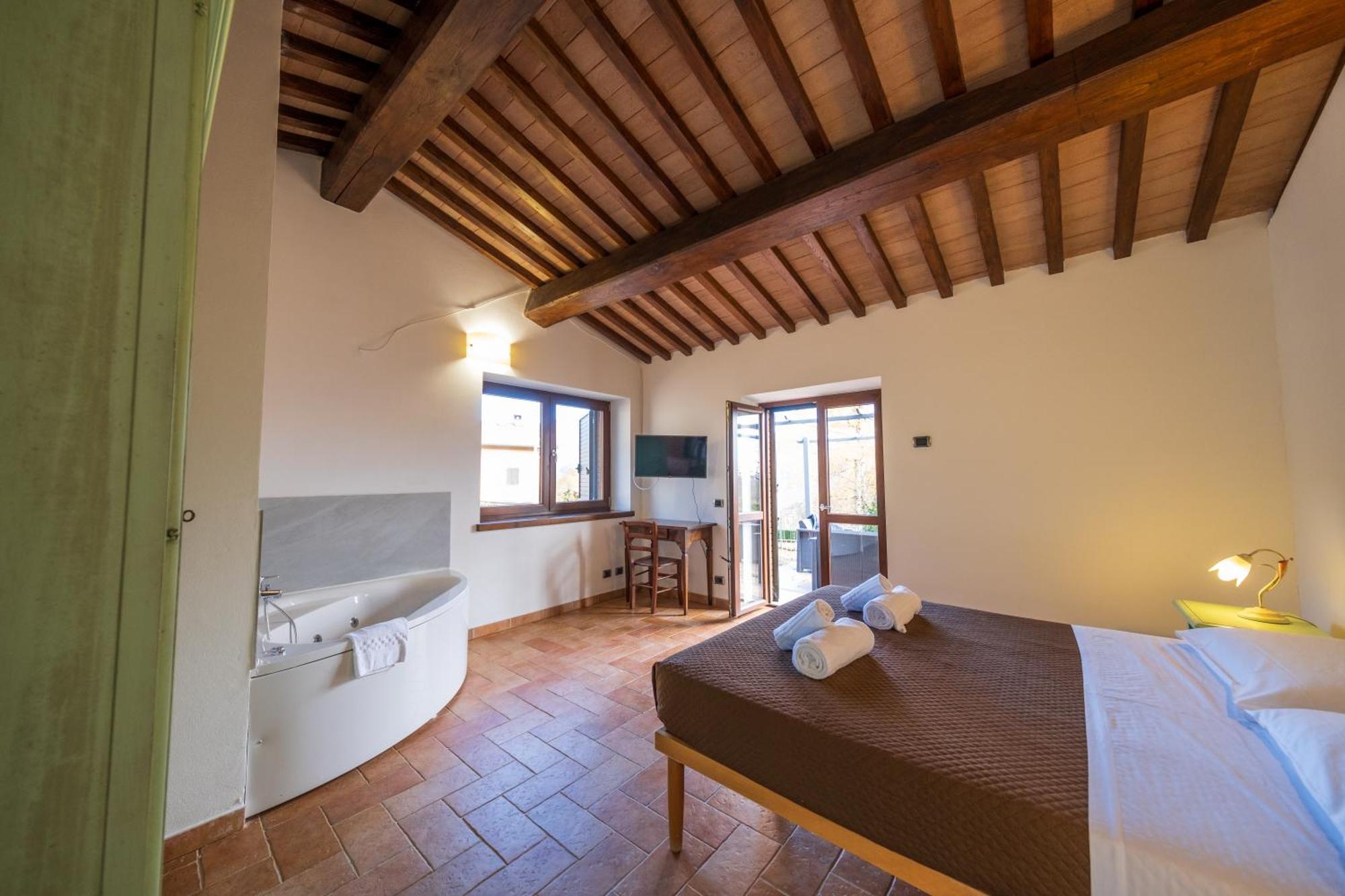 Agriturismo Borgo Biaia Camporgiano Екстер'єр фото